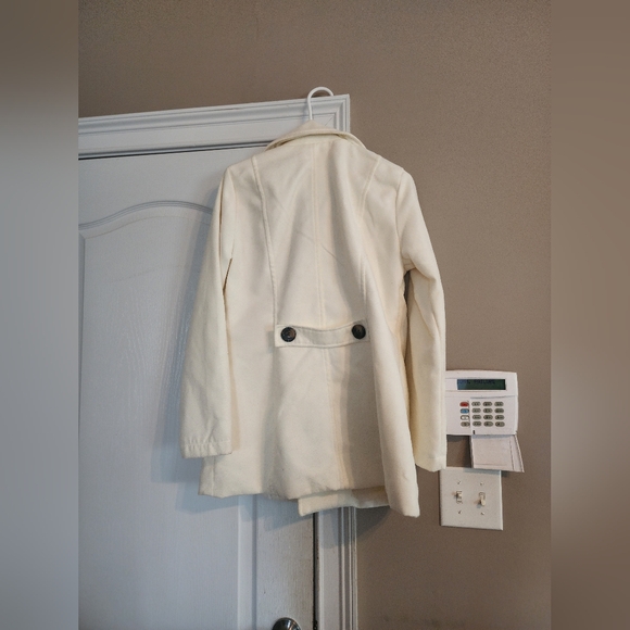 ME Jane XL ladies off white coat - Picture 6 of 7